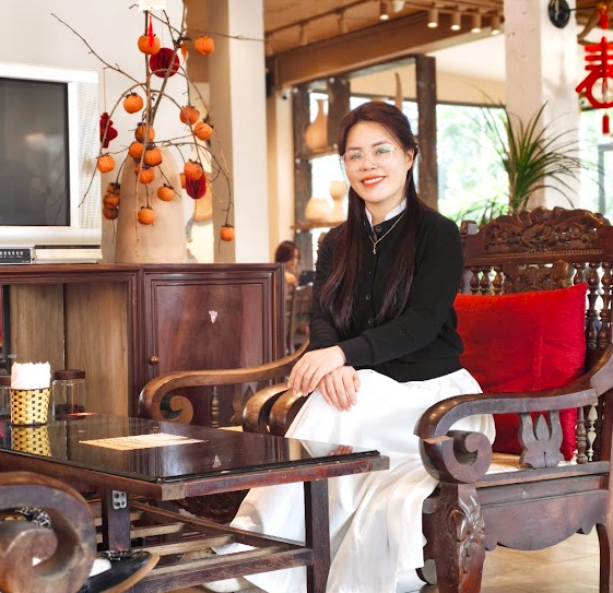Tác Giả Thúy Hoàng