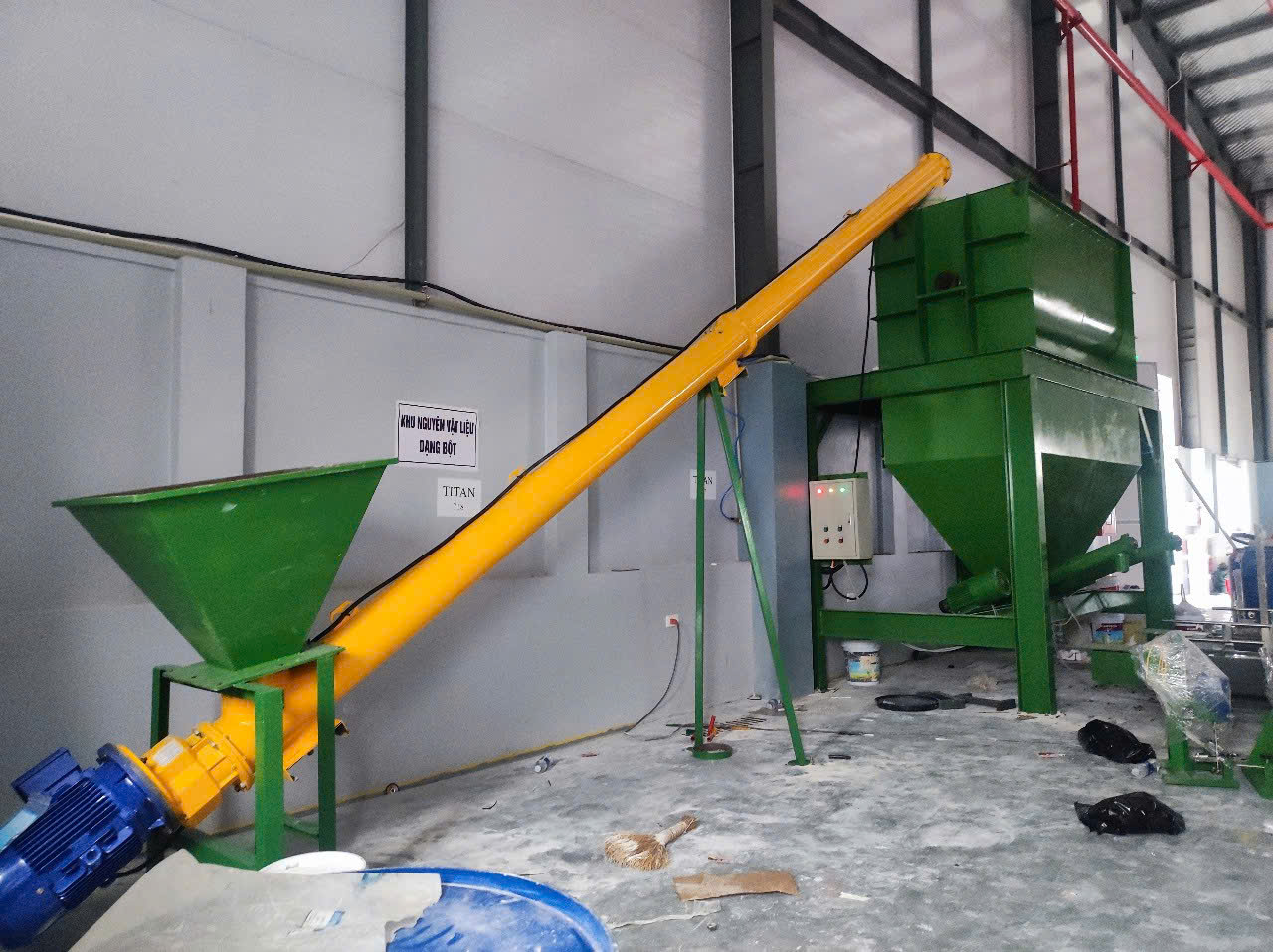 Ảnh sản phẩm Máy trộn bột bả 2000kg 1