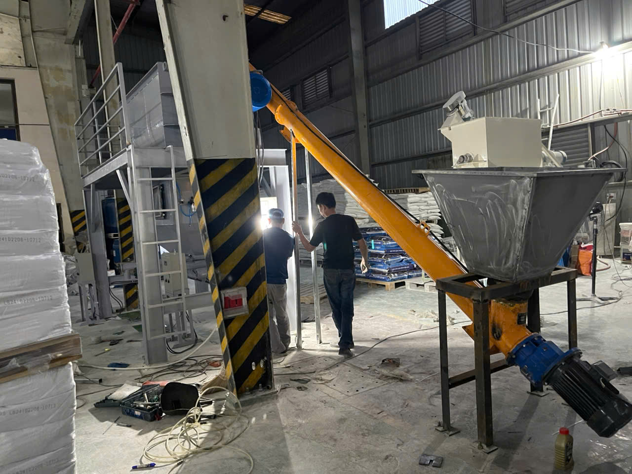 Ảnh sản phẩm Máy trộn vữa khô 2500kg 3