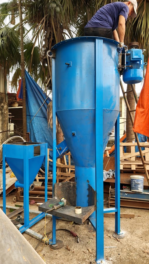 Ảnh sản phẩm Máy trộn bột bả 1000kg 2
