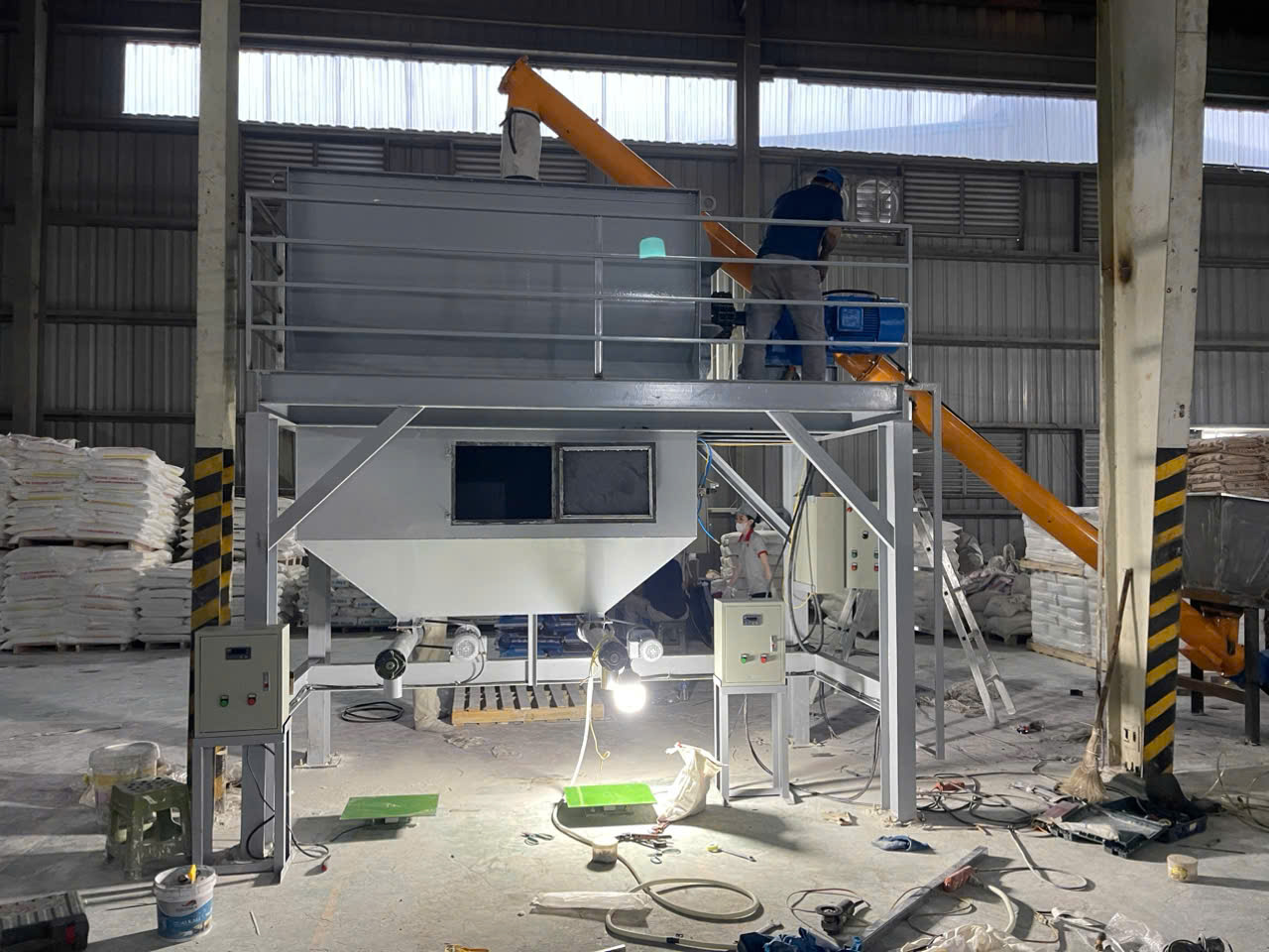 Ảnh sản phẩm Máy trộn vữa khô 2500kg 1