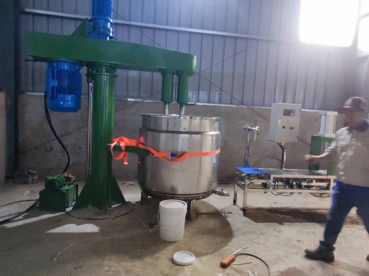 Ảnh sản phẩm Máy khuấy keo 1000 lít bồn 2 lớp 4