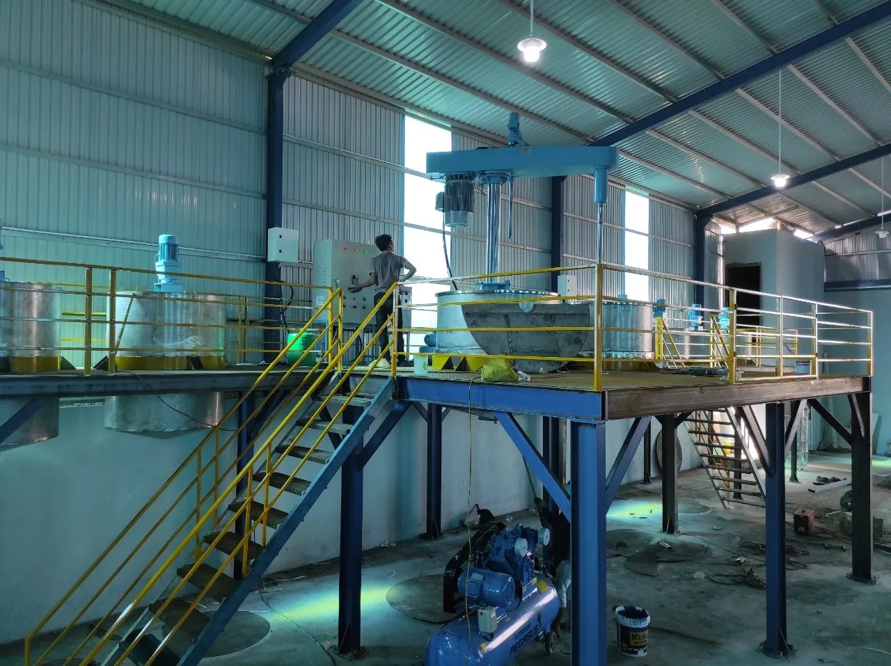 Ảnh sản phẩm Máy khuấy sơn sàn thao tác 3000 lít 3