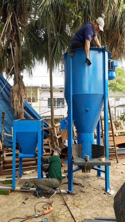 Ảnh sản phẩm Máy trộn bột bả 1000kg 6