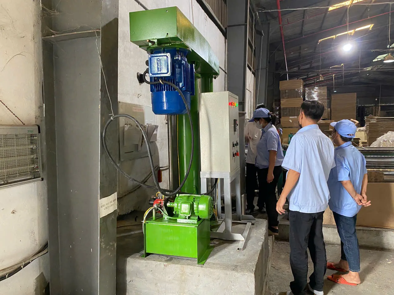 Ảnh sản phẩm Máy khuấy keo 300 500 lít 1