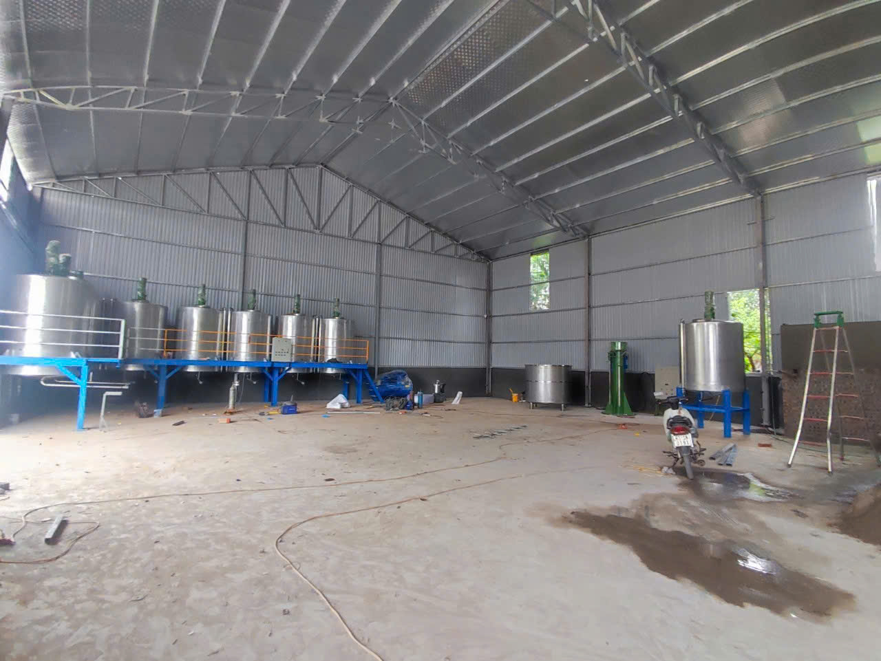 Ảnh sản phẩm Bồn chứa sơn chống lắng 2000 lít 2