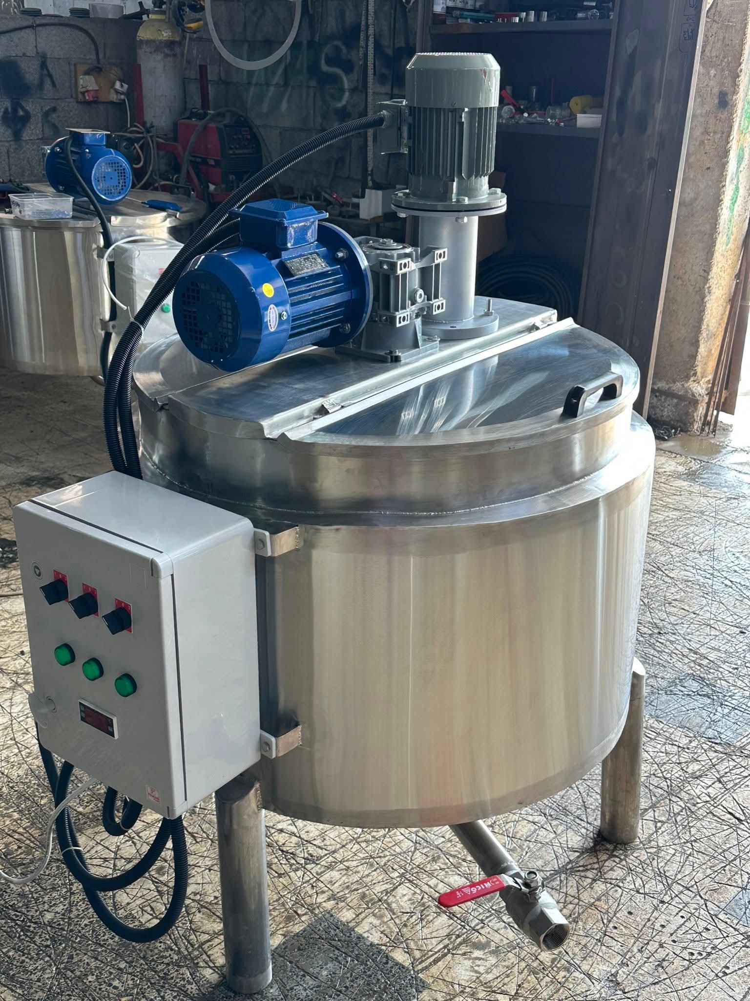 Ảnh sản phẩm Máy khuấy gia nhiệt 300 lít 2