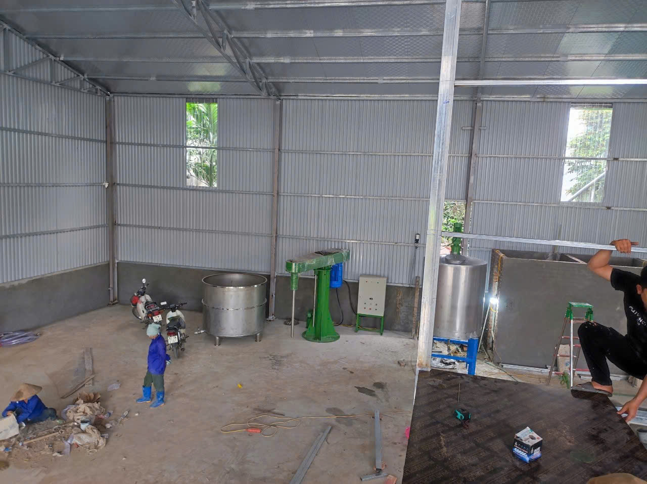 Ảnh sản phẩm Máy khuấy keo chống thấm 2000 lít 2
