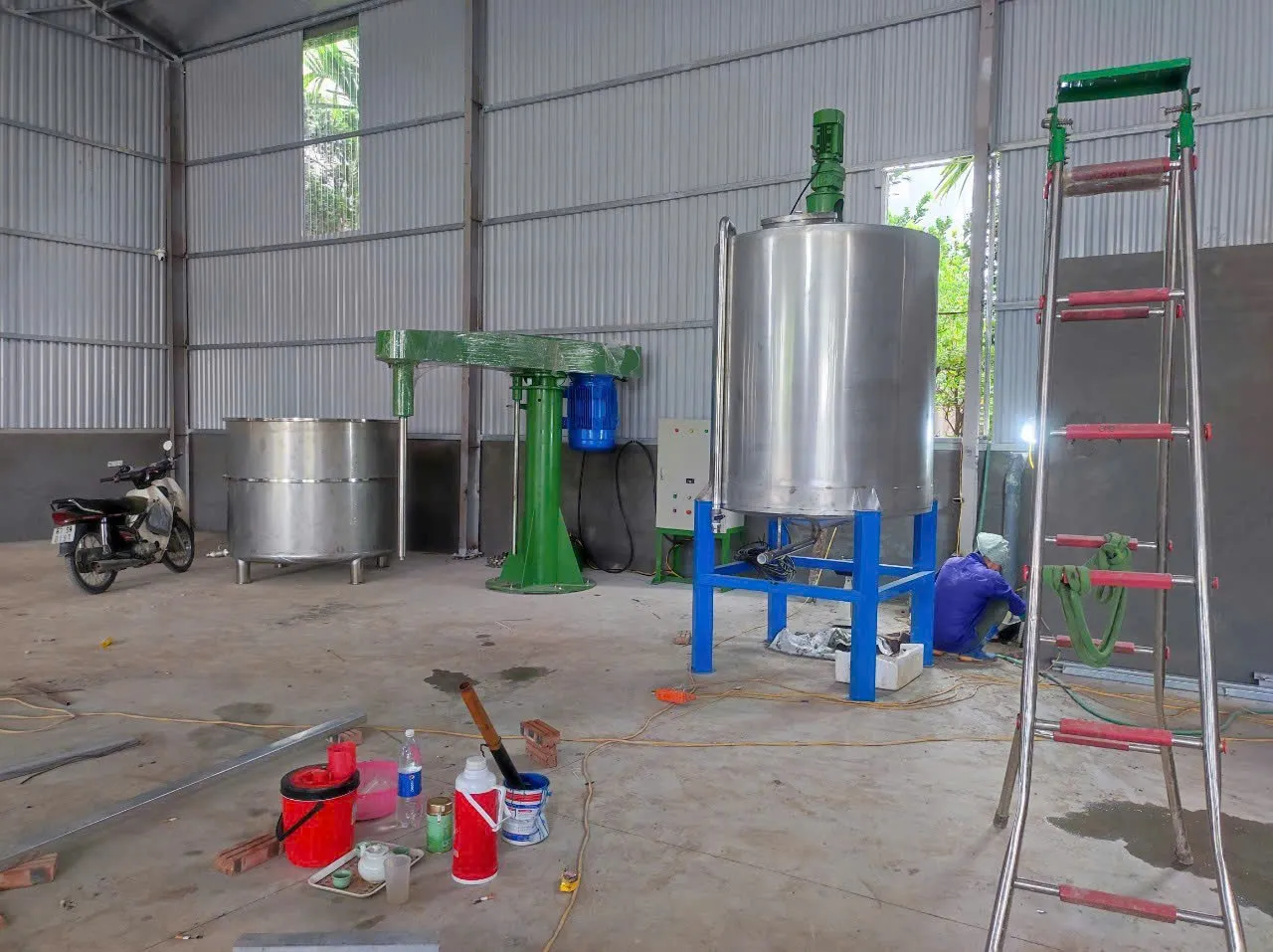 Ảnh sản phẩm Máy khuấy keo chống thấm 2000 lít 1