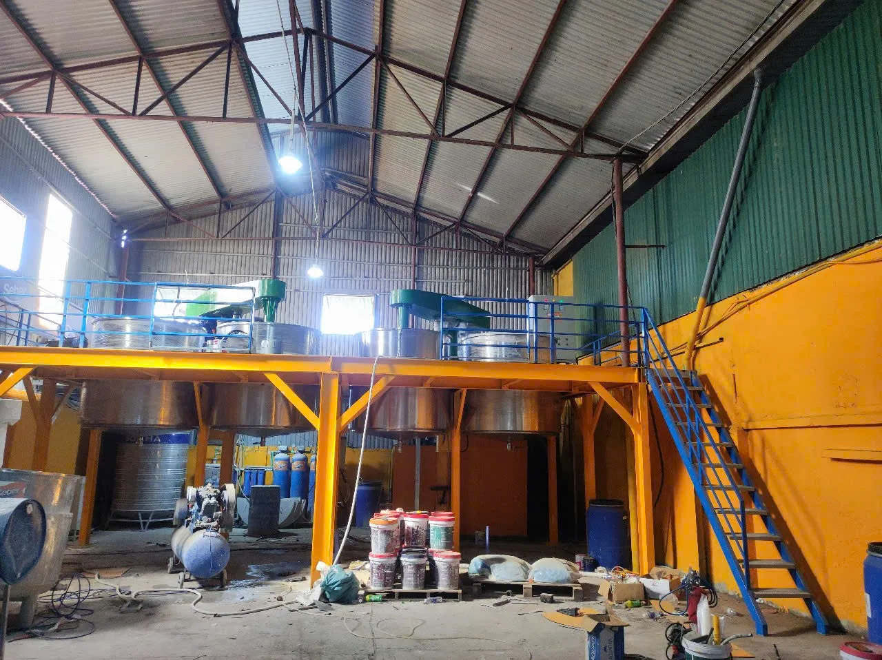 Ảnh sản phẩm Máy khuấy sơn 7000 lít sàn thao tác 4