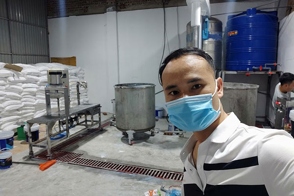 Mới sản xuất sơn nên dùng máy khuấy bao nhiêu lít?