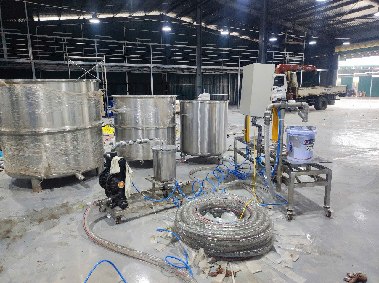 bồn khuấy đi kèm máy khuấy 1000 lít