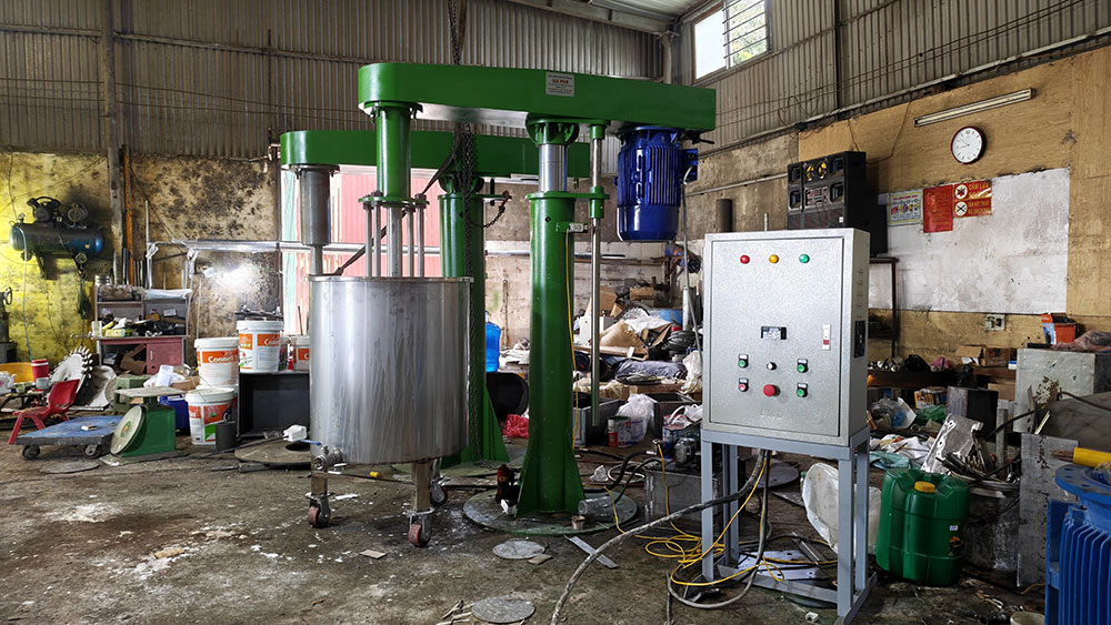 bồn khuấy sơn bộ phận đi kèm máy khuấy