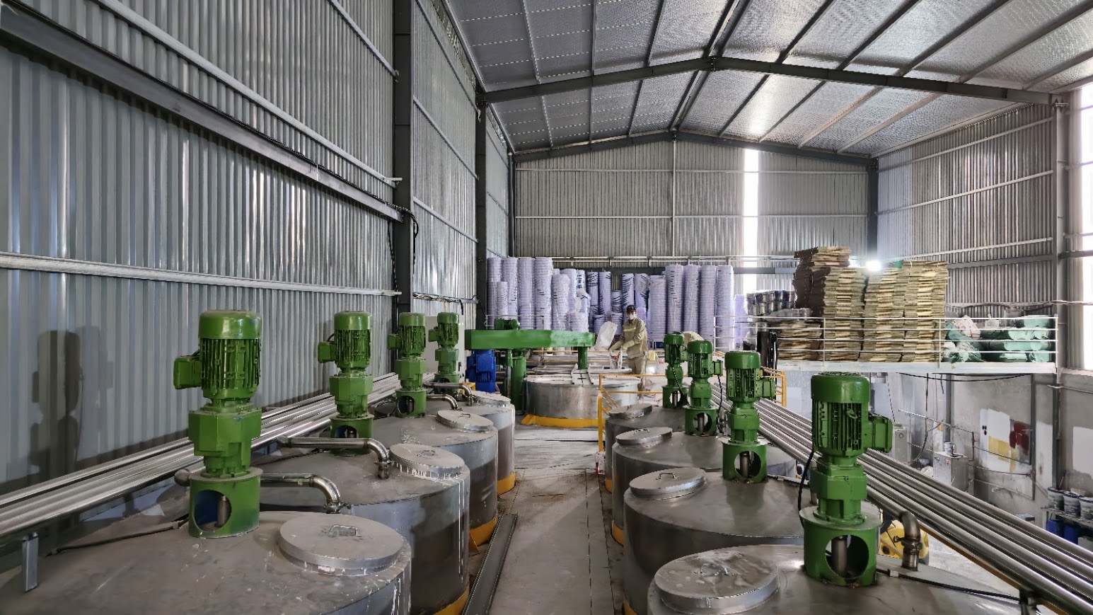 khi nào cần lắp bồn chứa sơn