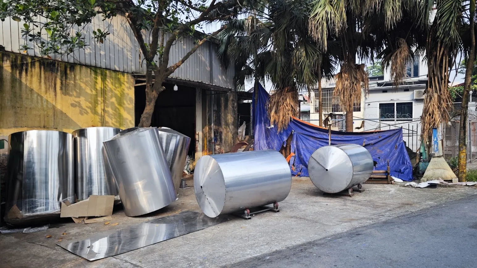Ảnh sản phẩm Bồn chứa sơn 1000 lít 2