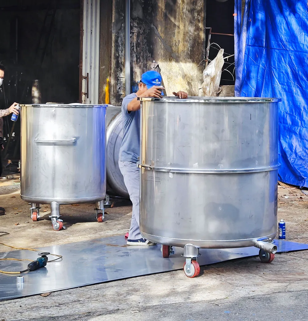 bồn máy khuấy sơn 600 700 lít