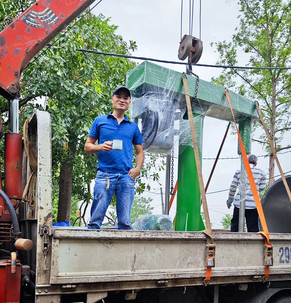 hình ảnh cẩu máy khuấy 600 700 tại xưởng